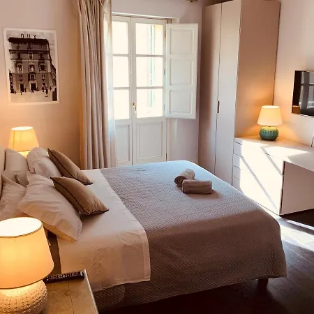 Savoia Luxury La Marina קליארי