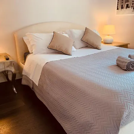 Savoia Luxury La Marina קליארי