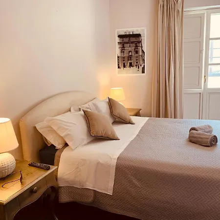 Savoia Luxury La Marina דירה קליארי