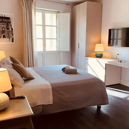 Savoia Luxury La Marina קליארי